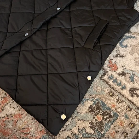 Awesome French Connection Black Quilted, Hooded Vest!  New without tags! - Picture 3 of 7